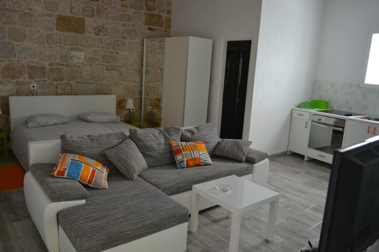 Martinis Apartment Vis
