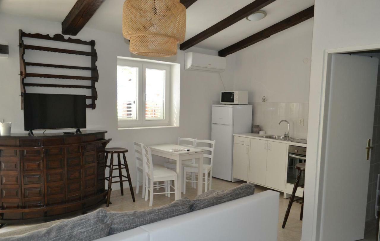 Apartment Martinis Vis